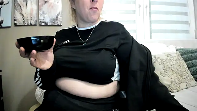 chupasexy online show from 19, 4, 2026