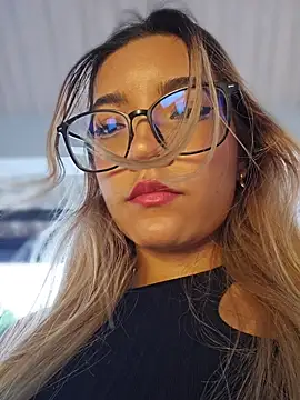 Pretty roxxyy online show from 19, 4, 2026