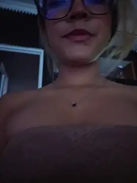 Pretty roxxyy online show from 26, 4, 2026