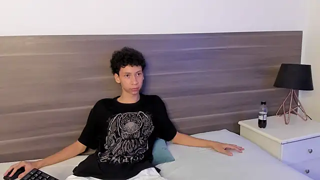 Andrew Thompson333 online show from 21, 3, 2025