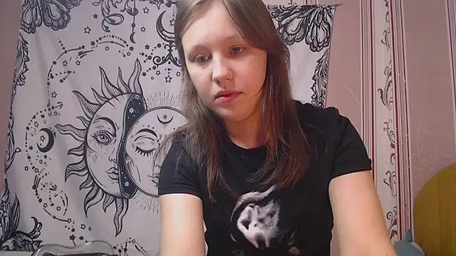 Thighswithspikes online show from 23, 9, 2025