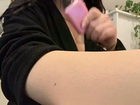 MoonlitLust online show from 25, 4, 2026