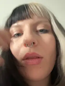 Snapshot of kittlunixx chatting on 5, 5, 2026 kittlunixx online show from 5, 5, 2026