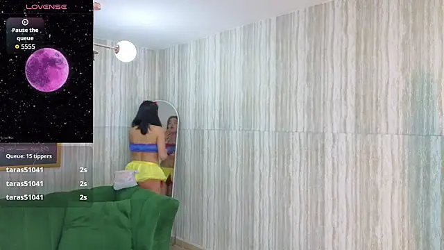 Snapshot of clementine_t chatting on 3, 10, 2025 clementine t online show from 3, 10, 2025