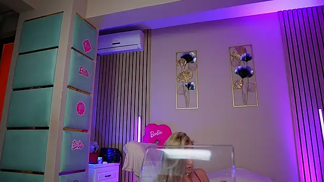 SabrinaJade online show from 4, 7, 2026