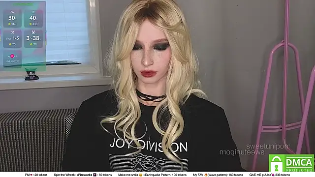 sweetuniporn online show from 24, 10, 2025