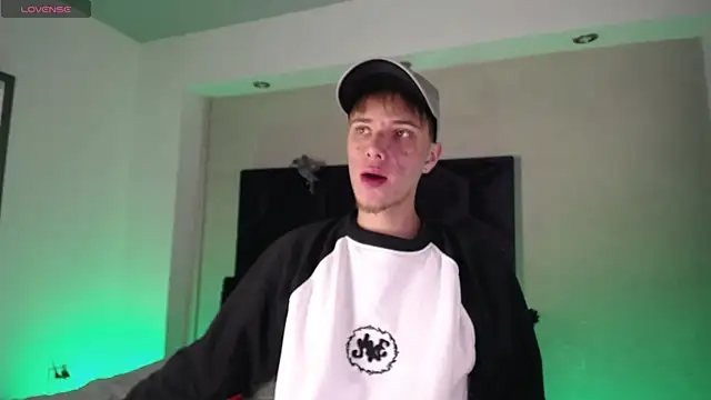 Robbin Blaze online show from 8, 4, 2026