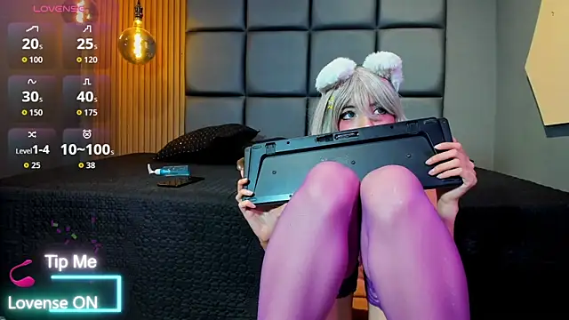 ALISSON VEGA online show from 29, 9, 2025