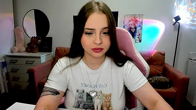 mistress lain online show from 25, 9, 2025