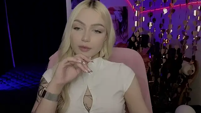 LinaLirian online show from 23, 4, 2026