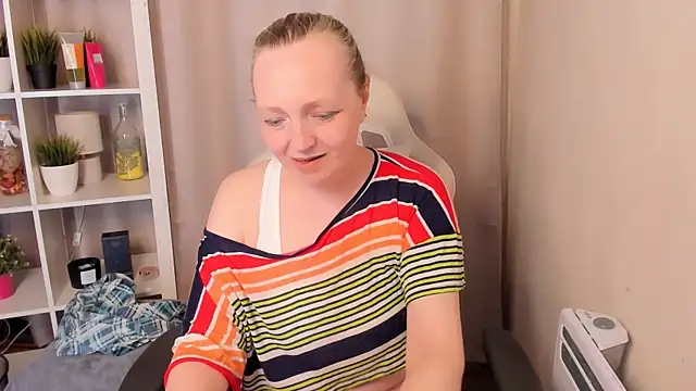 Karen Villis online show from 3, 5, 2026