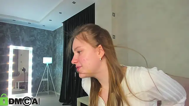 Candy Cansew online show from 20, 10, 2025