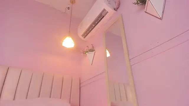  lucia 18 online show from 25, 4, 2026