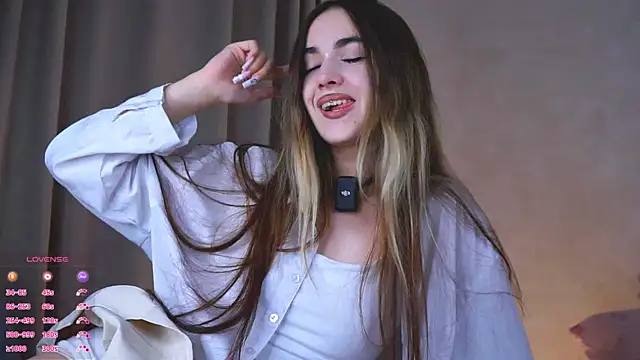 Snapshot of CupSizeGirl chatting on 5, 10, 2025 CupSizeGirl online show from 5, 10, 2025