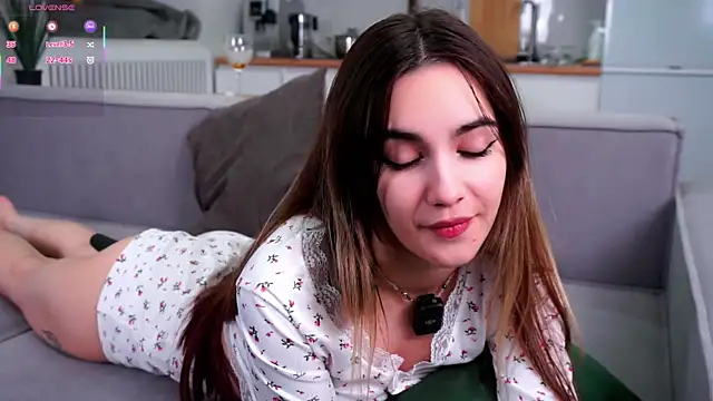 Snapshot of CupSizeGirl chatting on 24, 11, 2025 CupSizeGirl online show from 24, 11, 2025