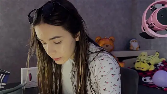 Snapshot of CupSizeGirl chatting on 13, 2, 2026 CupSizeGirl online show from 13, 2, 2026