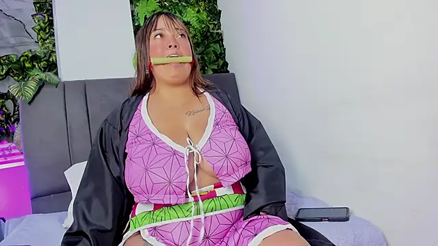 Alicee stone  online show from 31, 10, 2025