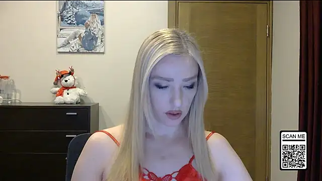 Wild Silk Desire online show from 17, 12, 2025