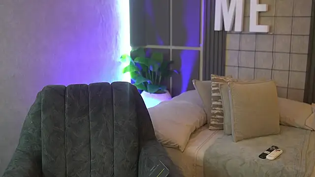 Susan wall online show from 22, 9, 2025