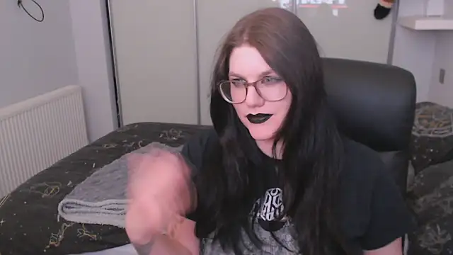 GothSuccubusBabe online show from 22, 2, 2026