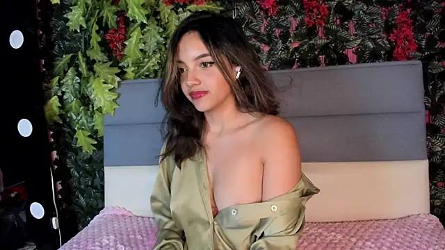 Victoriaa2 Doll online show from 12, 6, 2026