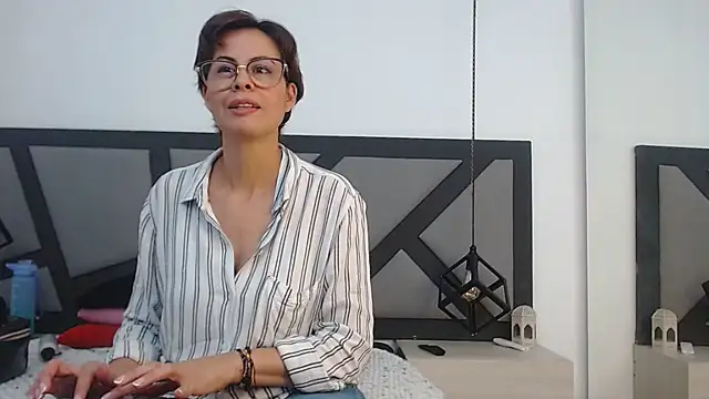 amanda ramirez online show from 27, 7, 2026