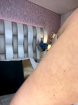 valt  online show from 18, 9, 2025