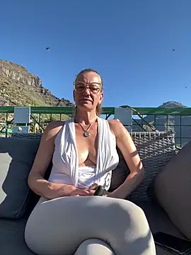 LucyLingerie78 online show from 24, 4, 2026