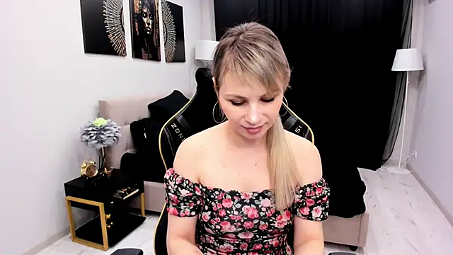 LindaSandy 1 online show from 14, 3, 2026