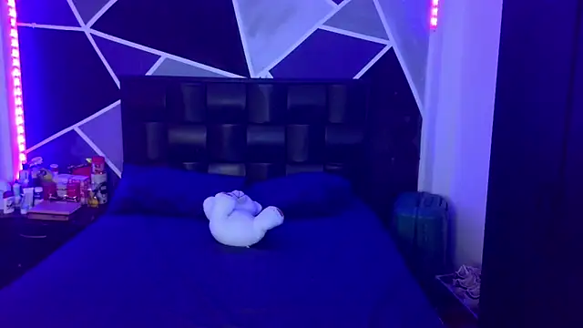 jazminslut online show from 27, 4, 2026