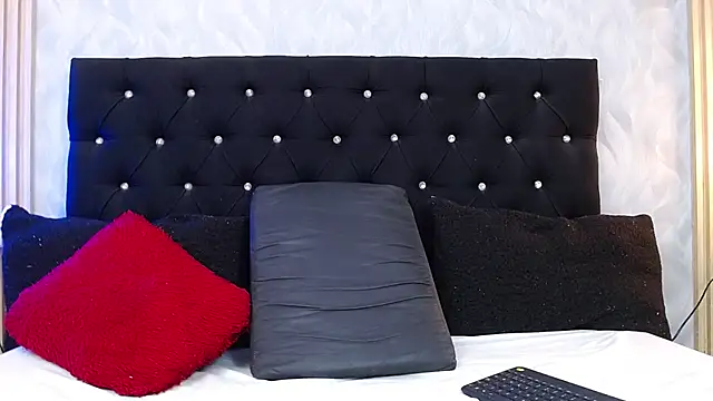 xandrinakarzon online show from 25, 4, 2026