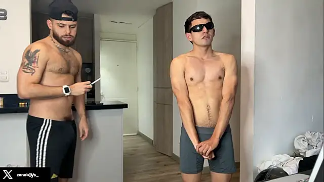 Snapshot of zoneboys chatting on 15, 9, 2025 zoneboys online show from 15, 9, 2025