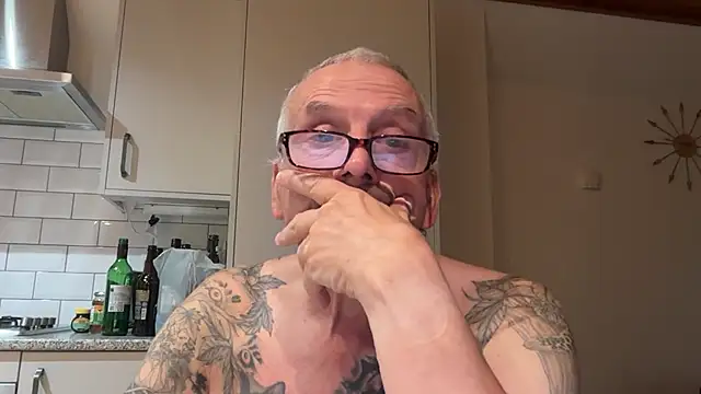 Snapshot of poggles chatting on 18, 9, 2025 poggles online show from 18, 9, 2025