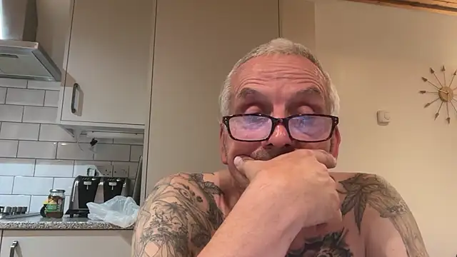 Snapshot of poggles chatting on 19, 9, 2025 poggles online show from 19, 9, 2025