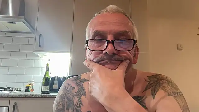 Snapshot of poggles chatting on 20, 9, 2025 poggles online show from 20, 9, 2025