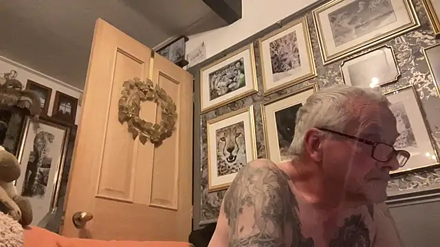 Snapshot of poggles chatting on 30, 9, 2025 poggles online show from 30, 9, 2025