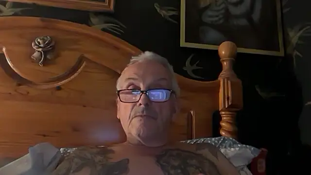 Snapshot of poggles chatting on 9, 10, 2025 poggles online show from 9, 10, 2025