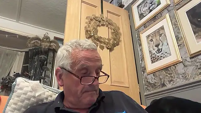 Snapshot of poggles chatting on 14, 10, 2025 poggles online show from 14, 10, 2025