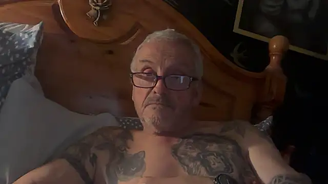 Snapshot of poggles chatting on 22, 10, 2025 poggles online show from 22, 10, 2025