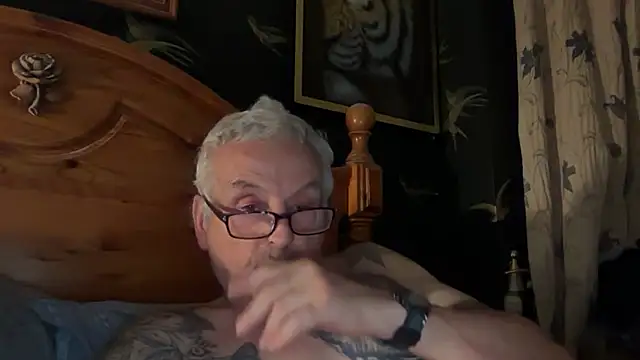 Snapshot of poggles chatting on 13, 11, 2025 poggles online show from 13, 11, 2025