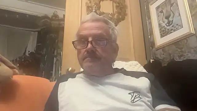 Snapshot of poggles chatting on 14, 11, 2025 poggles online show from 14, 11, 2025