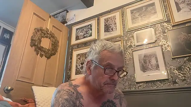 Snapshot of poggles chatting on 20, 11, 2025 poggles online show from 20, 11, 2025