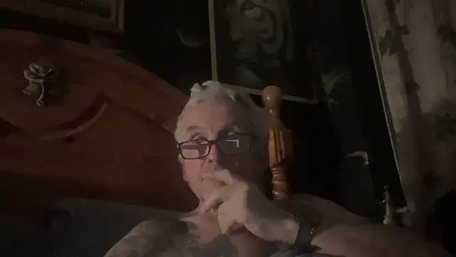 Snapshot of poggles chatting on 21, 11, 2025 poggles online show from 21, 11, 2025