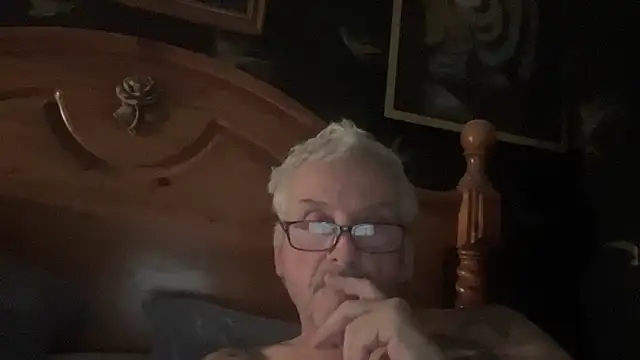 Snapshot of poggles chatting on 25, 11, 2025 poggles online show from 25, 11, 2025