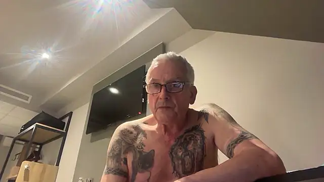 Snapshot of poggles chatting on 20, 2, 2026 poggles online show from 20, 2, 2026