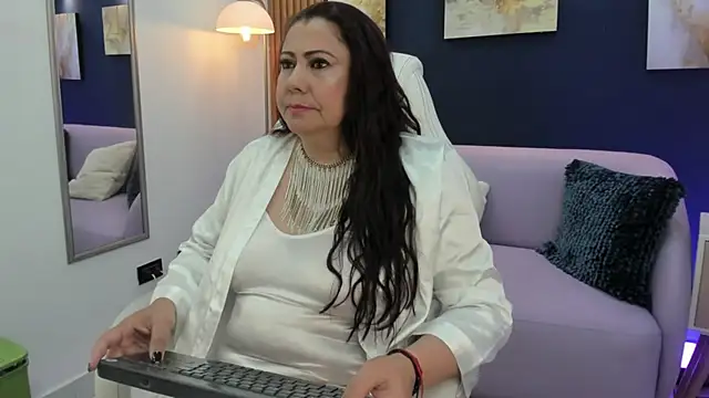 Snapshot of EmmaJhomson chatting on 15, 5, 2026 EmmaJhomson online show from 15, 5, 2026
