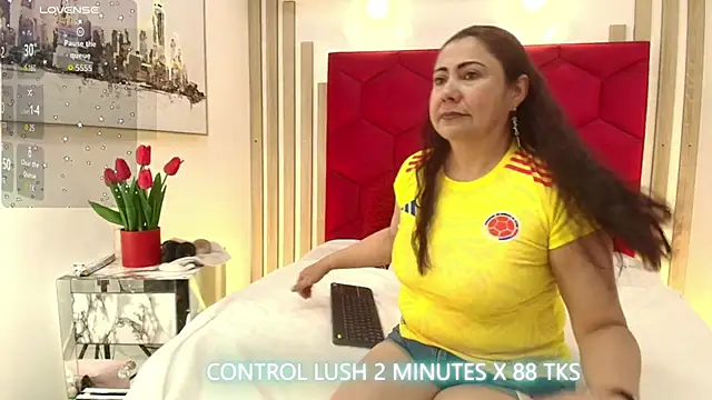 Snapshot of EmmaJhomson chatting on 17, 6, 2026 EmmaJhomson online show from 17, 6, 2026
