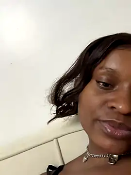 Snapshot of Lil-shawrie chatting on 20, 12, 2025 Lil-shawrie online show from 20, 12, 2025