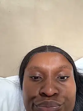 Snapshot of Lil-shawrie chatting on 3, 3, 2026 Lil-shawrie online show from 3, 3, 2026