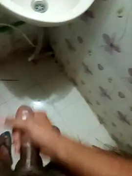 Snapshot of zim200 chatting on 13, 4, 2026 zim200 online show from 13, 4, 2026